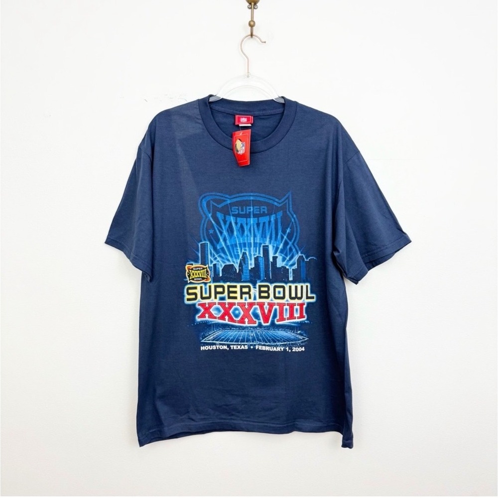 Vintage 2004 Super Bowl XXXVIII Houston NFL Graphic Tee Patriots Panthers Size L